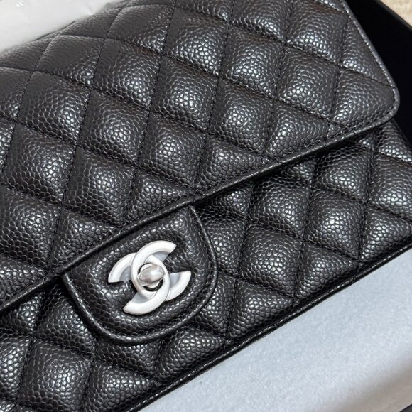 ✨✨CHANEL Classic Flap CF Shoulder Crossbody Bag - Picture 4 of 6